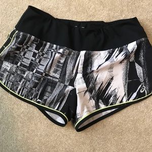 Running shorts
